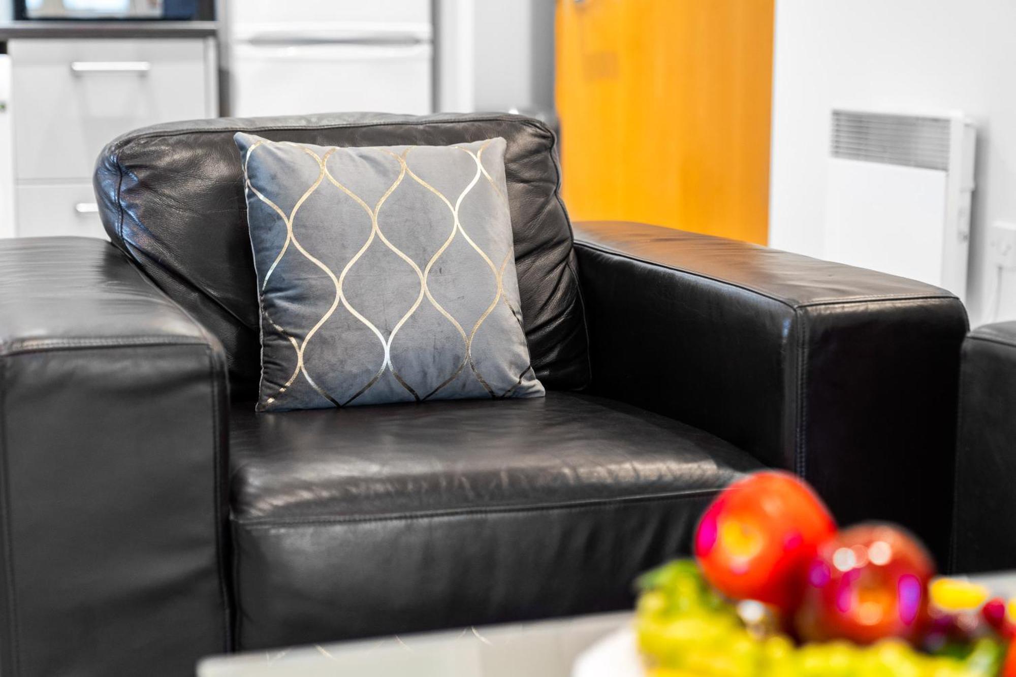 City Centre Apartment - 2 Bedroom - Secure Parking - Top Rated - 201M Birmingham Extérieur photo